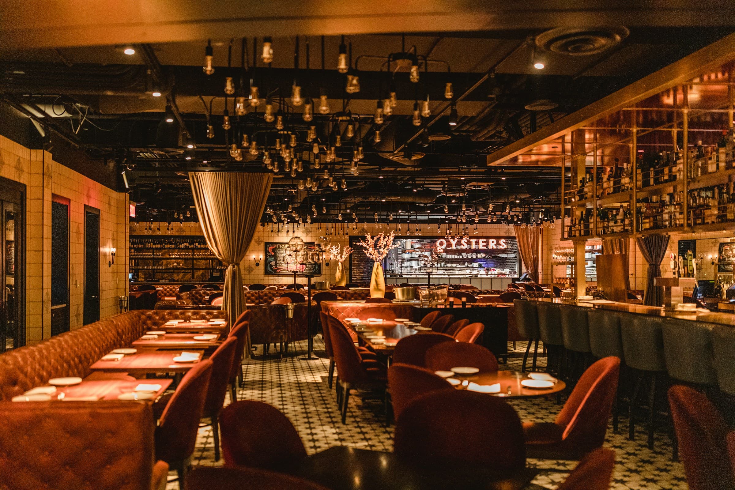 Restaurants, Bars & Lounges